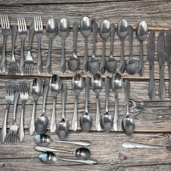 Cambridge Swirl Sand Flatware 41 Piece - Picture 1 of 3